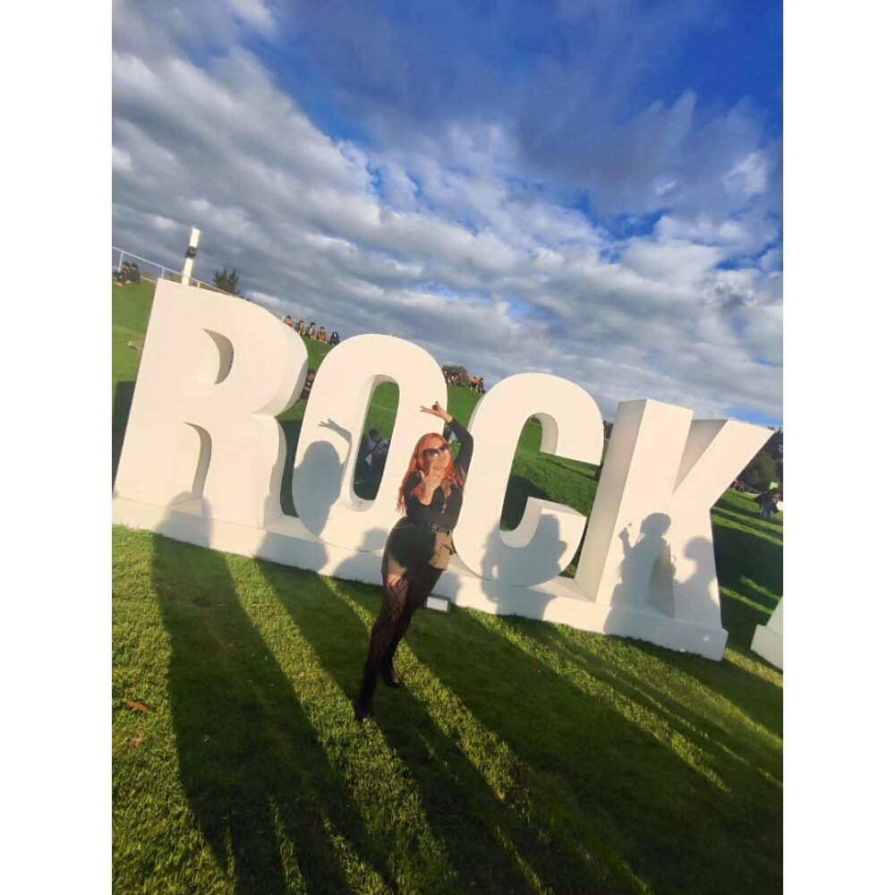 anahi_t_ 🗺 live show