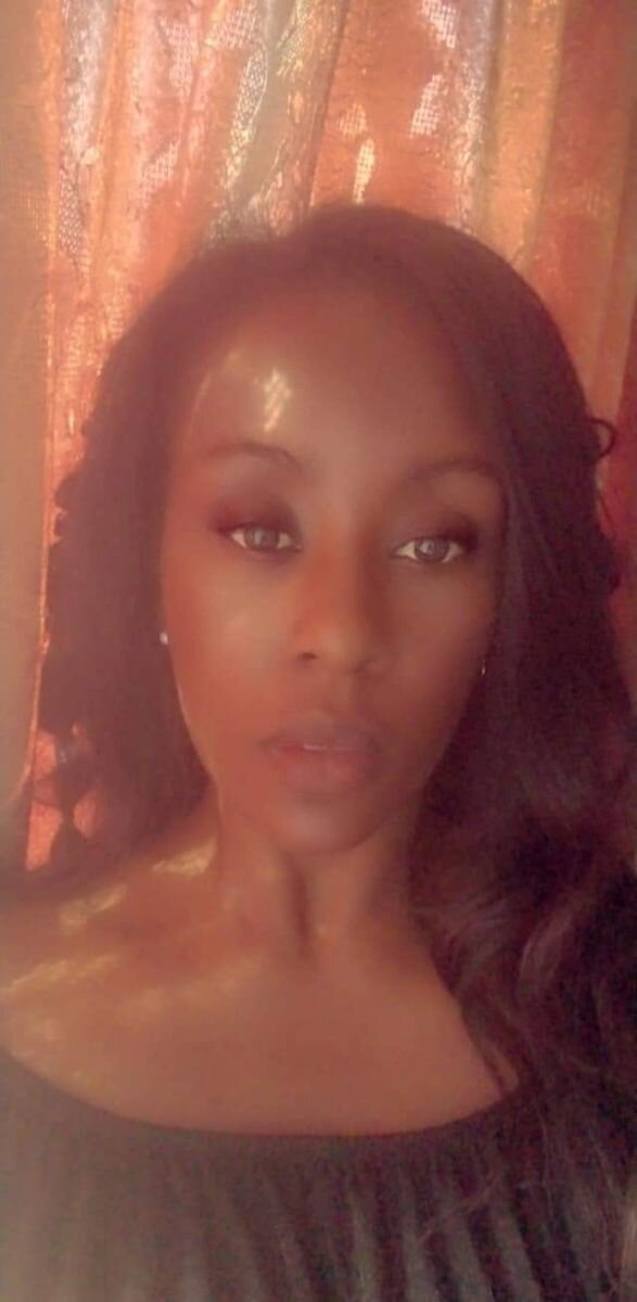 zoe_ebonyy