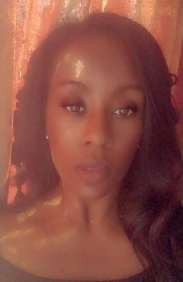 zoe_ebonyy