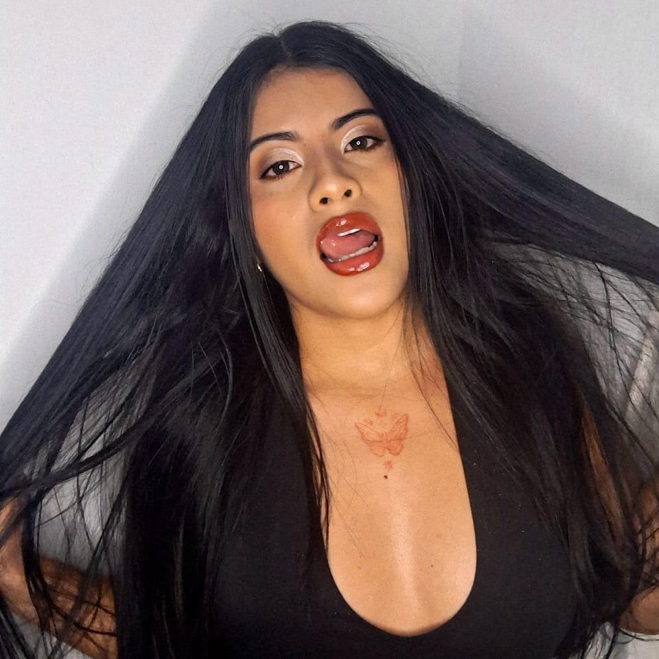 myliveeroticcams.com mia_canoo livesex profile in the-dream-bough cams