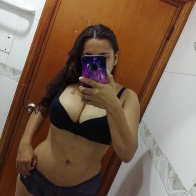 naked chat Ashleycurvyhot