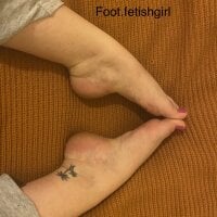 footfetishgirl's Offline Chat Room