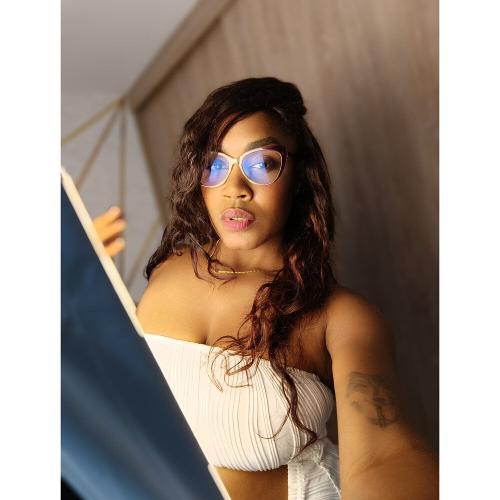 Lillycasandra profile