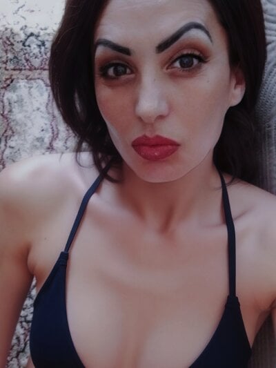 Sakari17 on StripChat