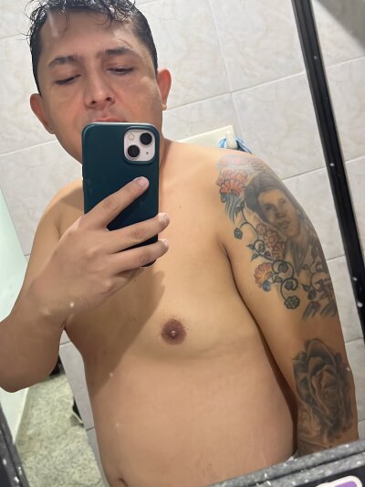 Alfonzo_teo Male Mobile Porn Webcam