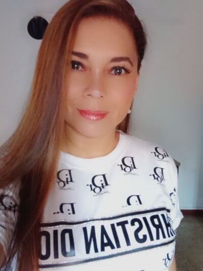 Milfaura_ Female Cheapestprivates Live Webcam Porn