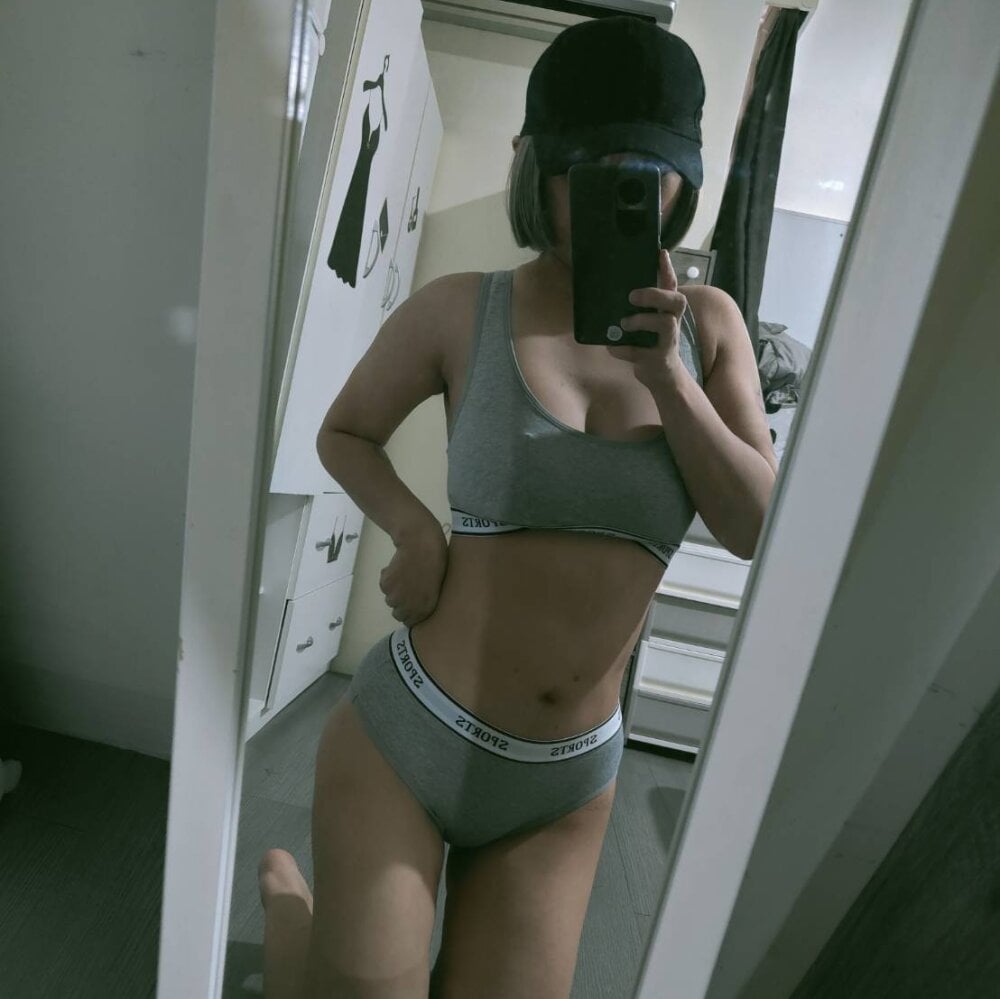 yourzz_ from stripchat