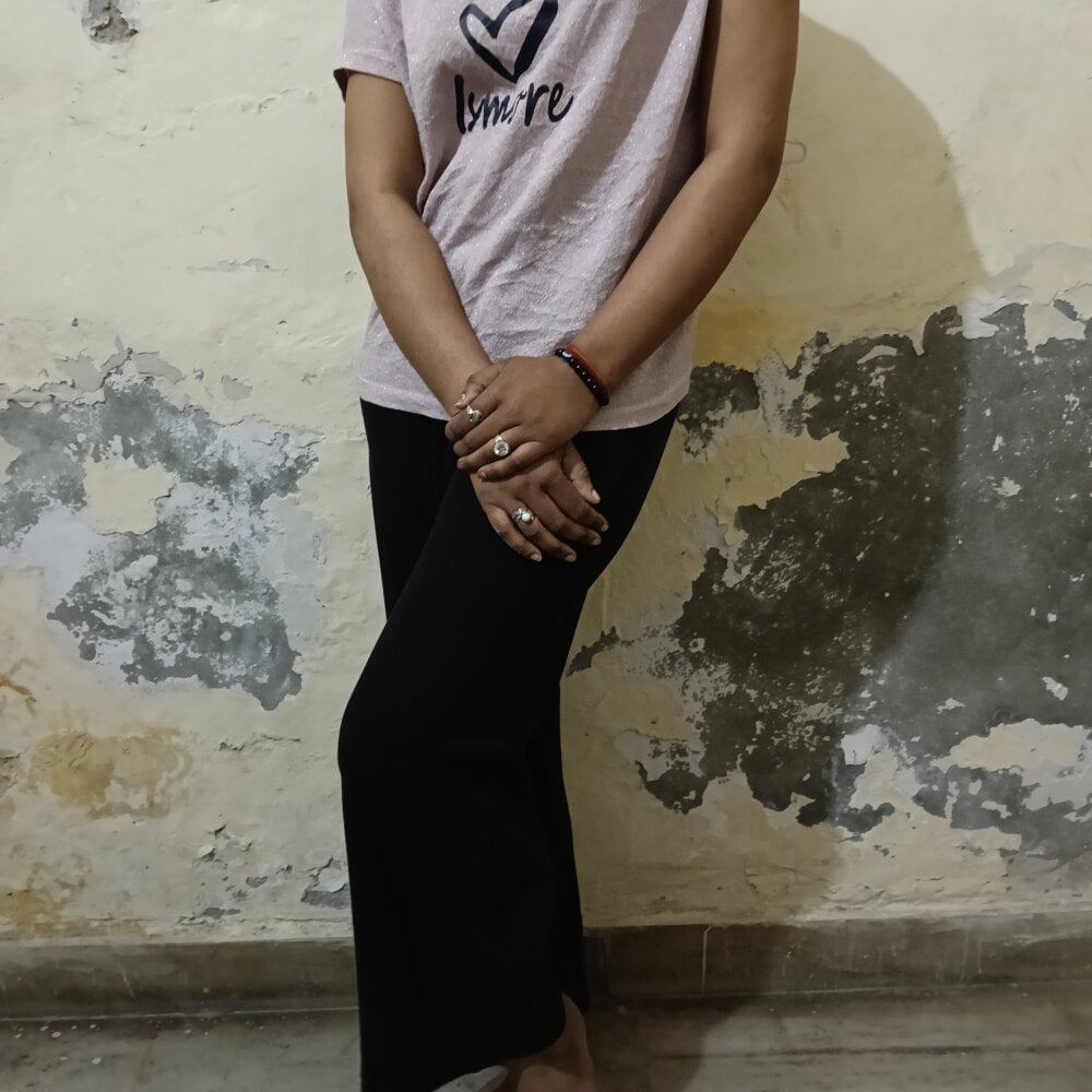 stripchat deewana_ki-deewangi-_- webcam profile pic via livesexbbwcams.com