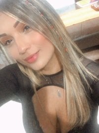valentina_velez_'s Offline Chat Room