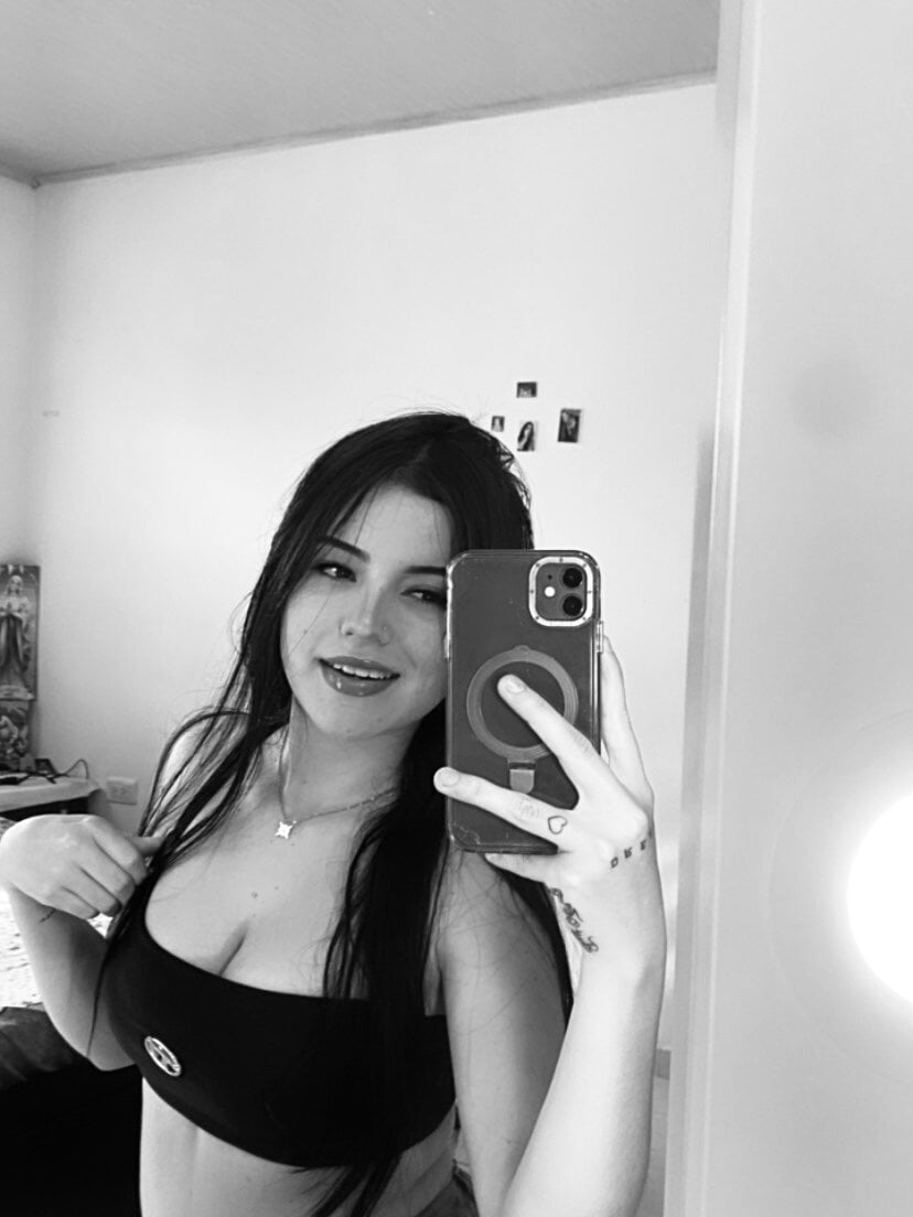 Offline XXX chat Kendra_Delacroixx