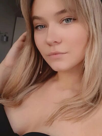 foxgirl_hott_ 🚃 live naked webcam