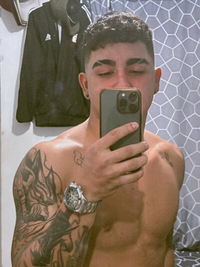 CJuan111 Male Smoke Online Webcam Nude