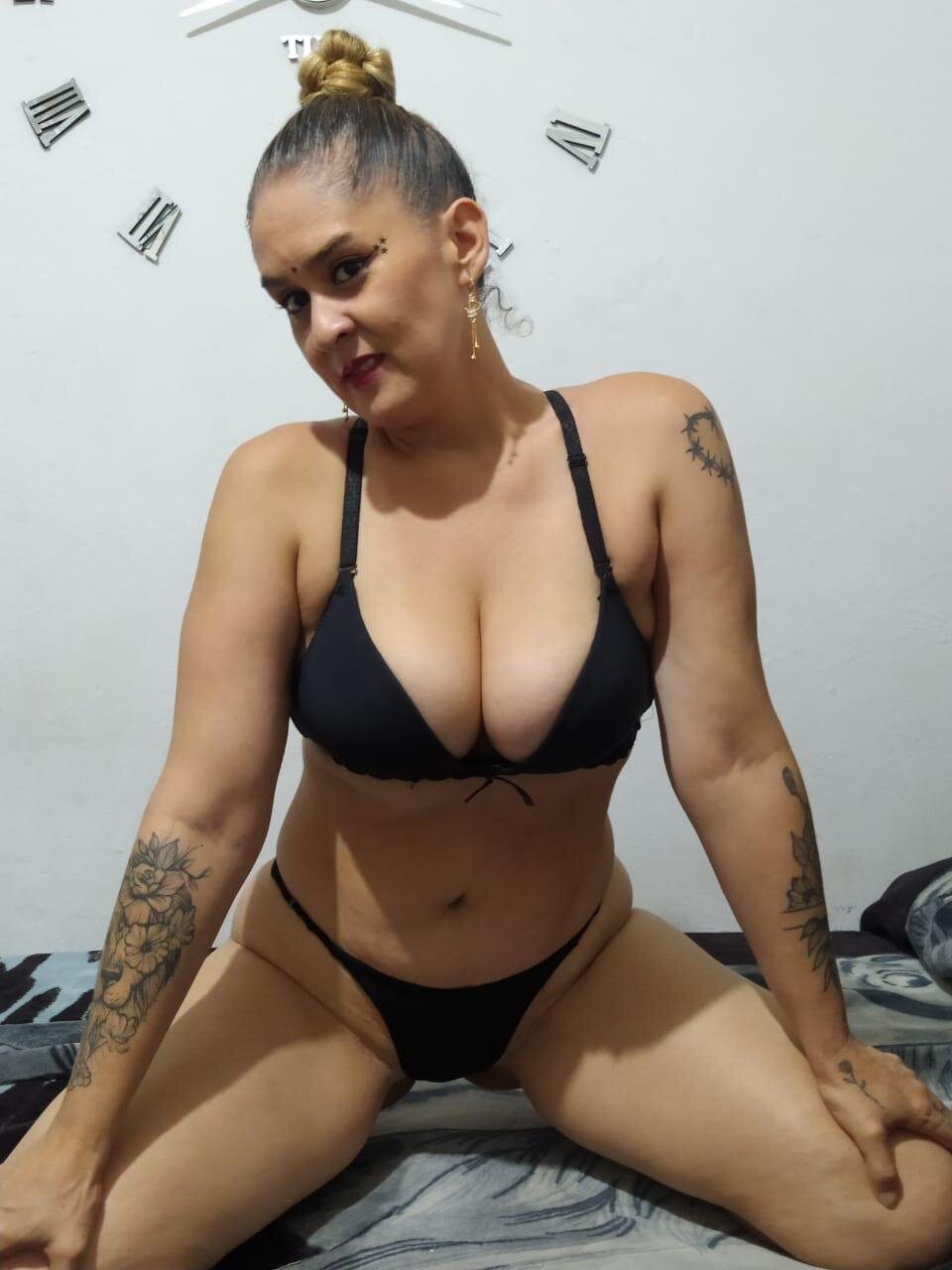 lucecita_horny