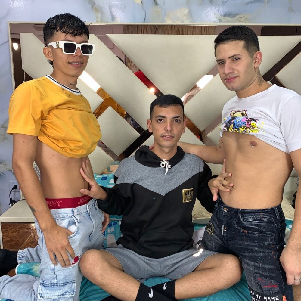 BOYS_TEENTHREE profile