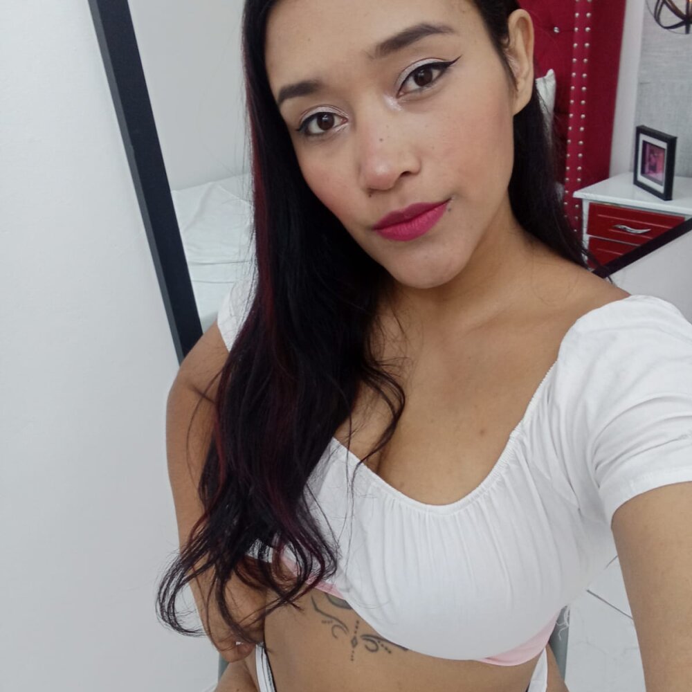 Live sex webcam photo for Saraa_Cox #289947727