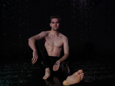 chrisbrons from stripchat