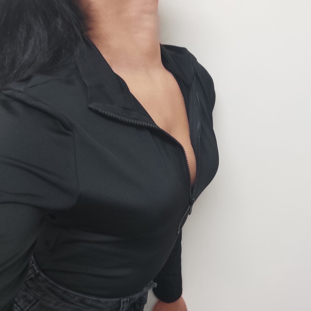 brown-slut webcam livesex profile