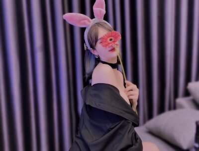 Lyna_Mixi - petite asian