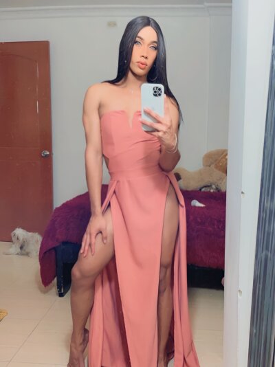 chicalatina1 from stripchat