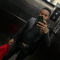pixelwo Webcam Model Profile