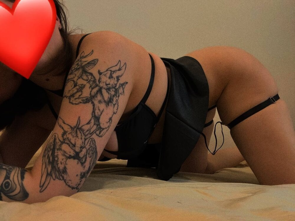 dark_shine from stripchat