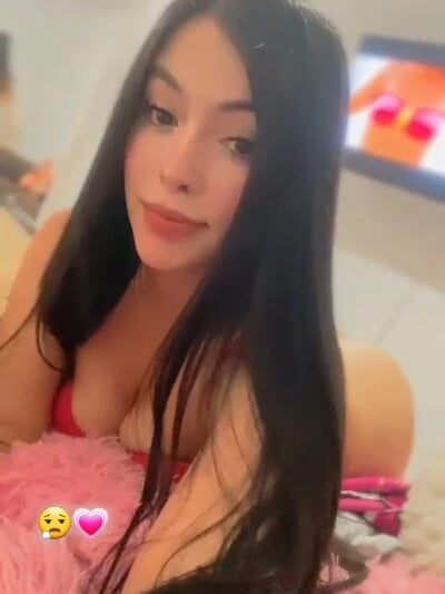 Susan_888 on StripChat