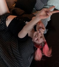 White__tea's Offline Chat Room
