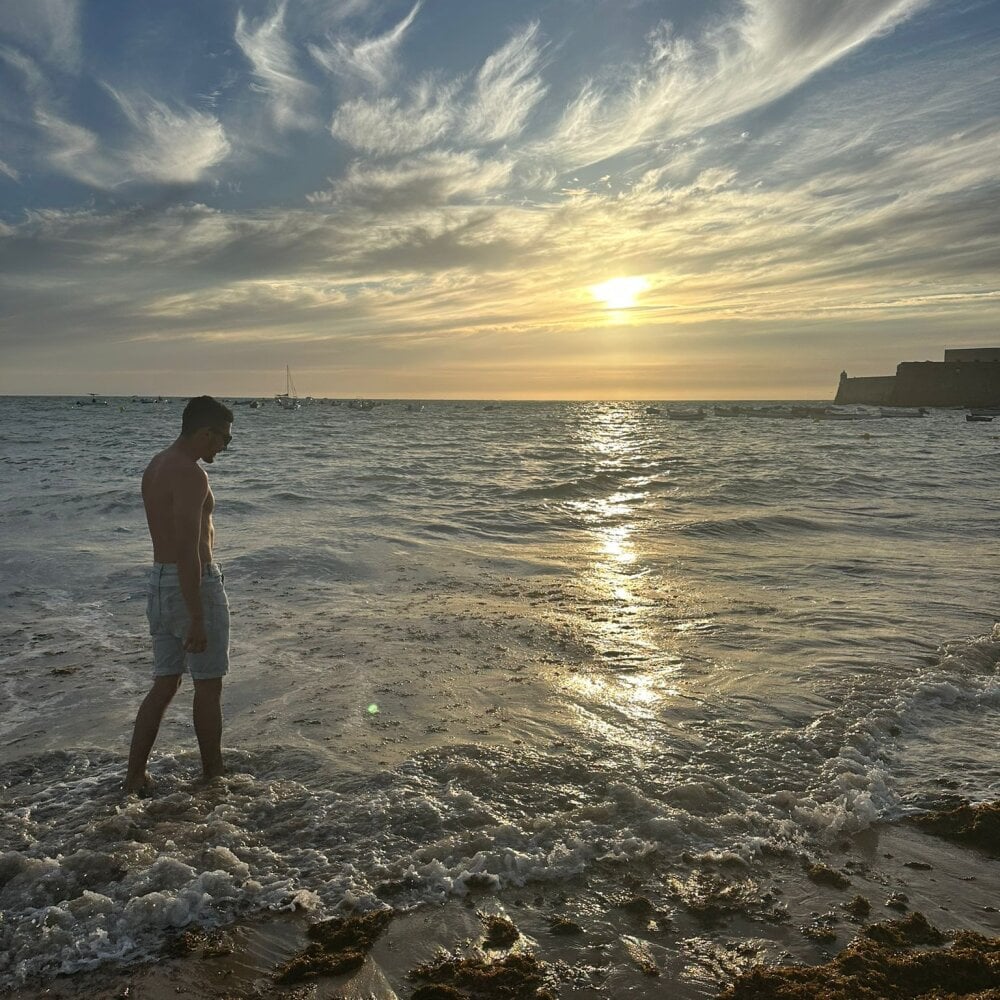 AndresFerreira1's Offline XXX Chat