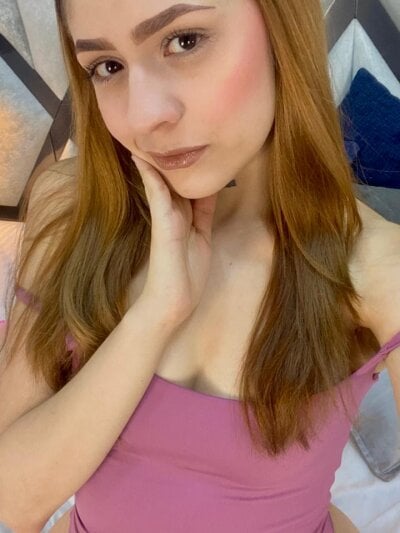 AriaWillssX on StripChat