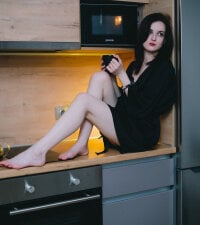 EffieHenri's Live XXX Chat