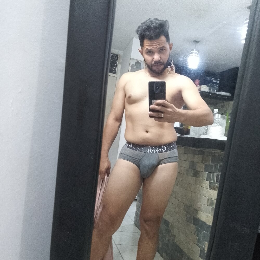 jhosemanuel 離線 XXX 聊天