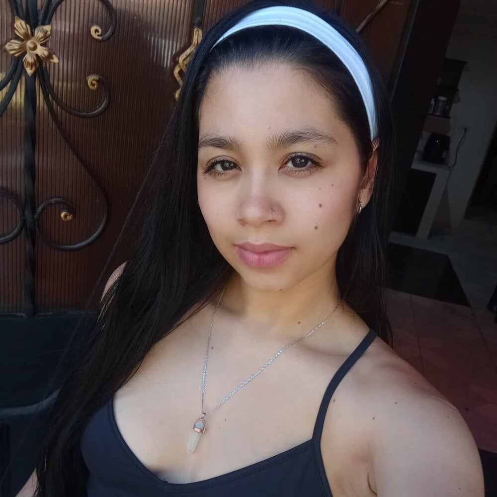 sofi_sandoval profile