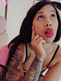 tifanny_lovers' Offline Chat Room
