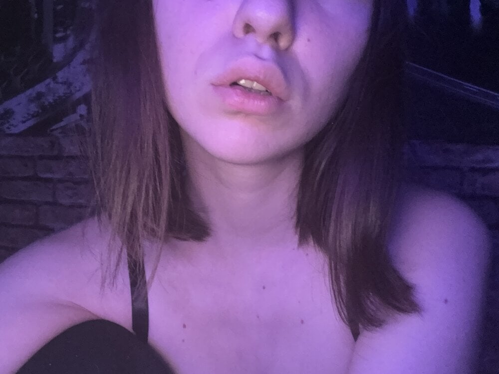 bestlivesexchat.com bunnyria1 livesex profile in where-big-womans-rules cams