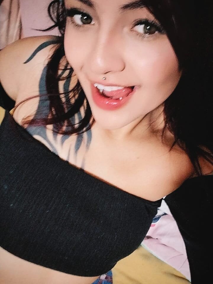 myliveeroticcams.com angeline_harper livesex profile in latino cams