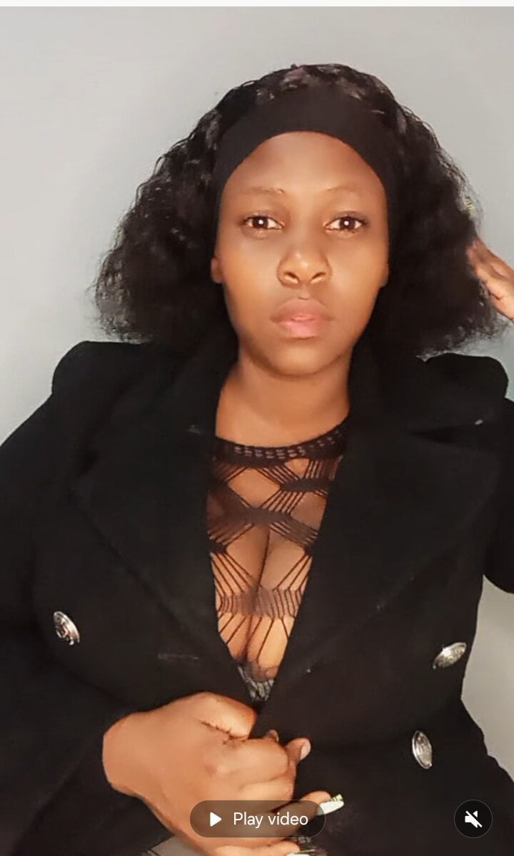 chatnmate.com quuenleesa livesex profile in brown-eyes cams