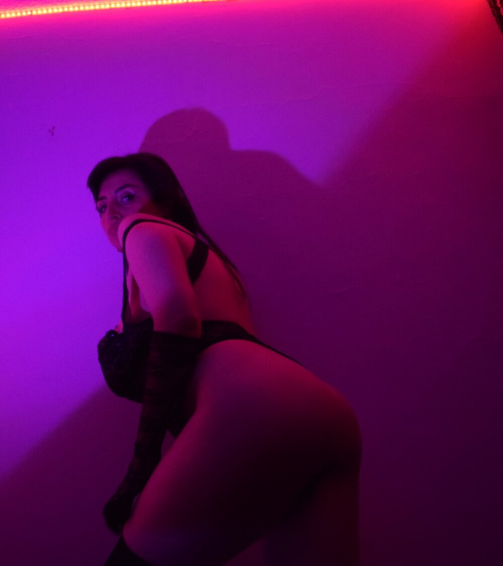 June_Nick69's Offline XXX Chat
