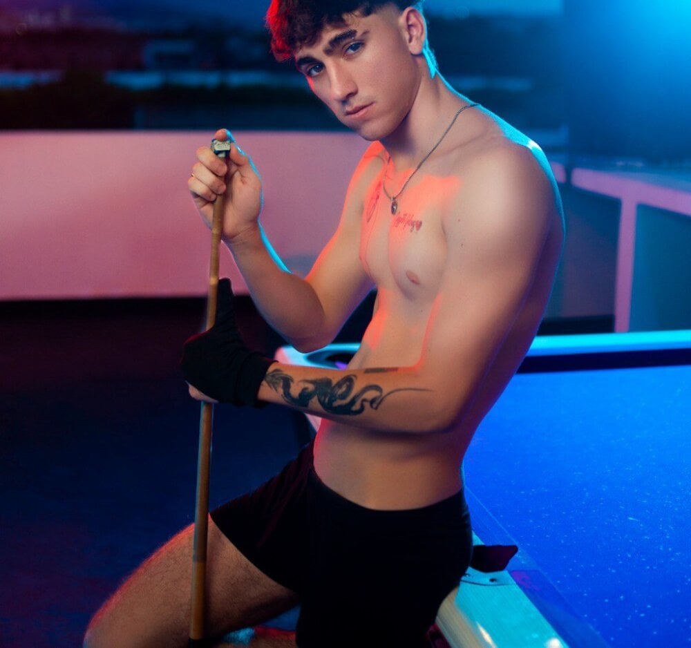 Pretty_BoysW's Offline XXX Chat