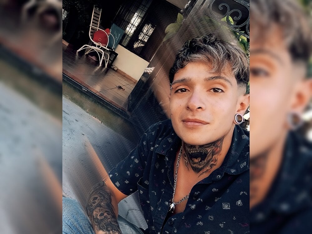 Don_-420's Offline XXX Chat