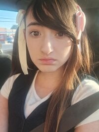 tinytifaquinn's Offline Chat Room