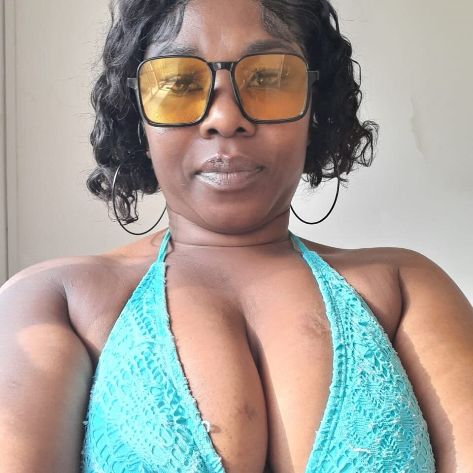 Cam girl Thickchocolatex2
