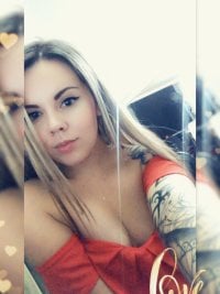 _lenabllom's Offline Chat Room