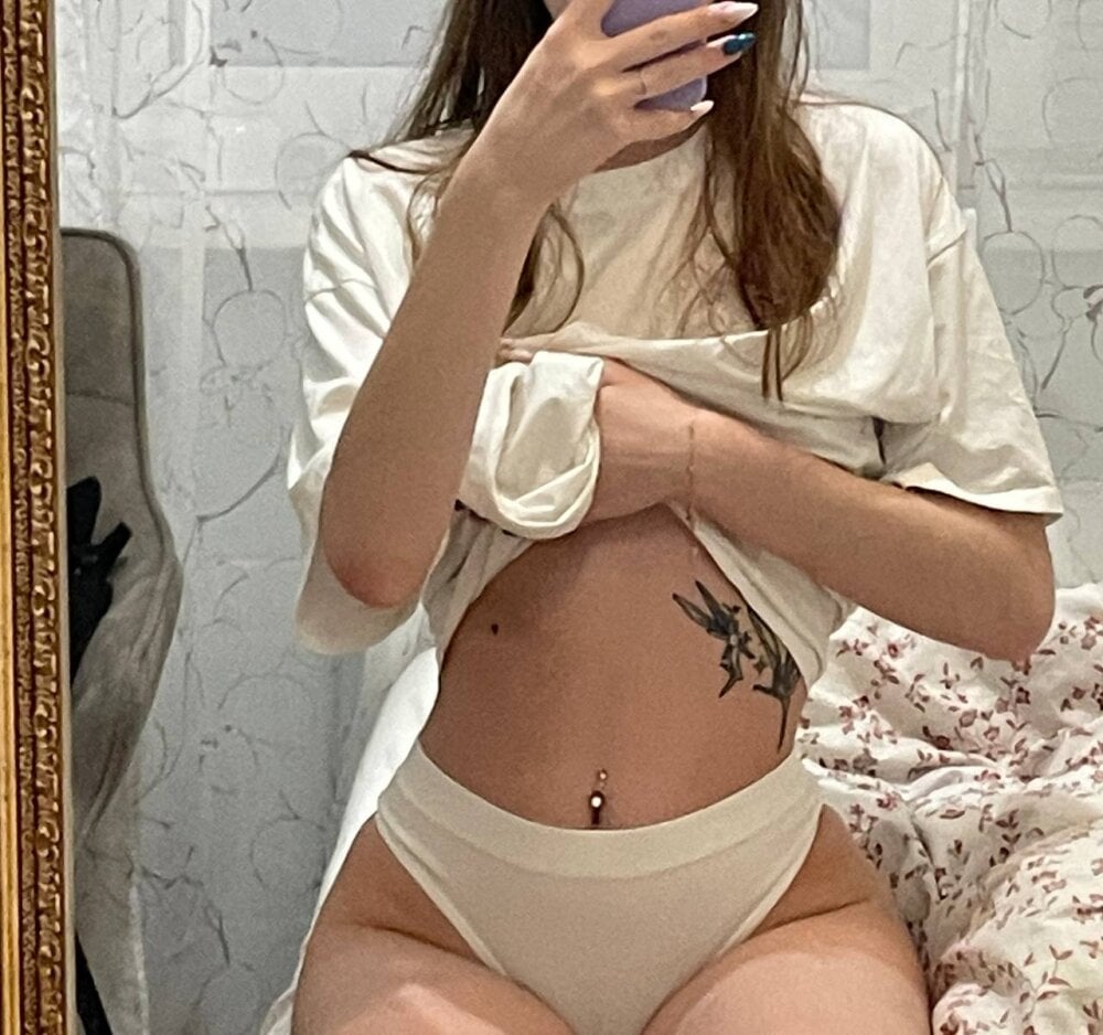 OdettaHelmor live cam model at StripChat
