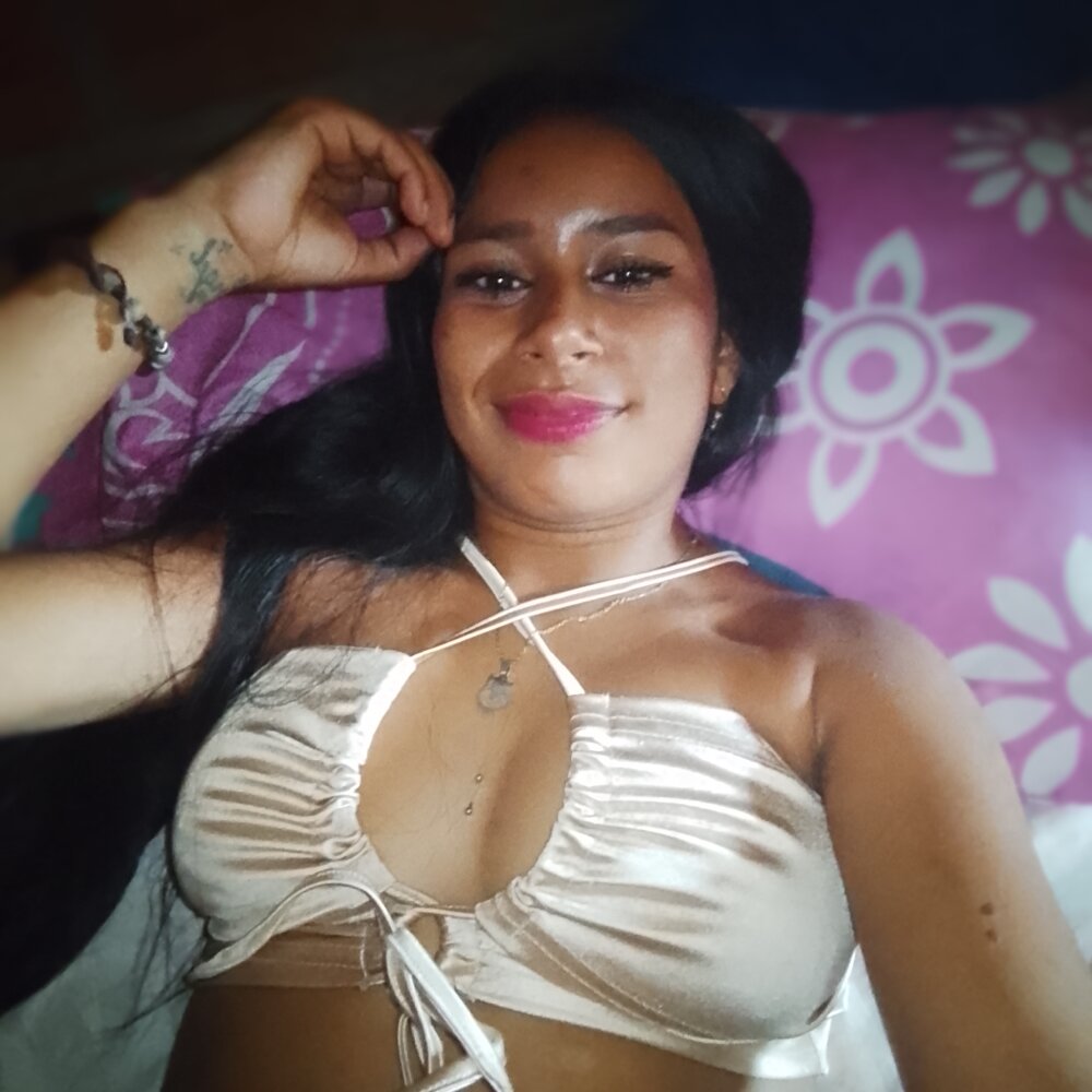 JEWELRYQUEEN5 Adlı Modelin Çevrimdışı XXX Sohbeti