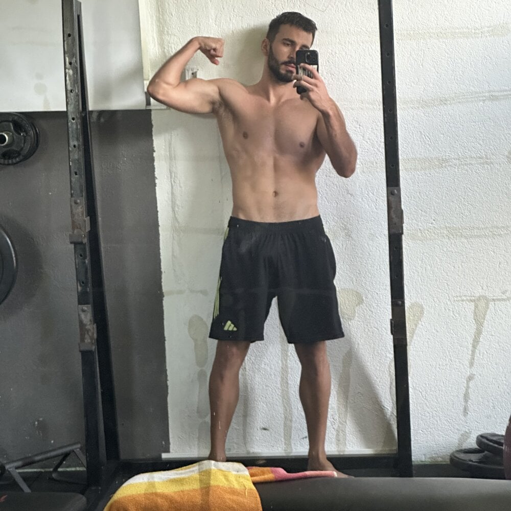 leo_455's Offline XXX Chat