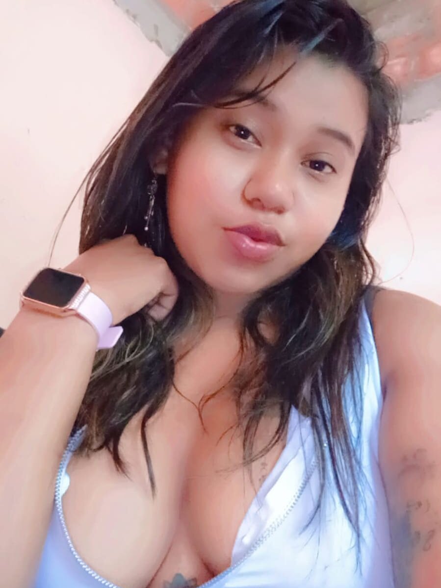 badgirlwebcam.com lunaartistry livesex profile in your-heart-is-my-best-location cams