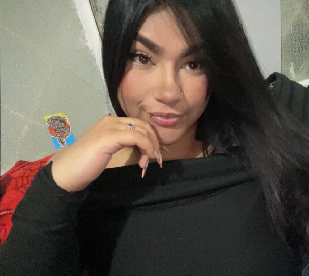 stripchat kittyy_antonella_ webcam profile pic via webcam-sexe.net