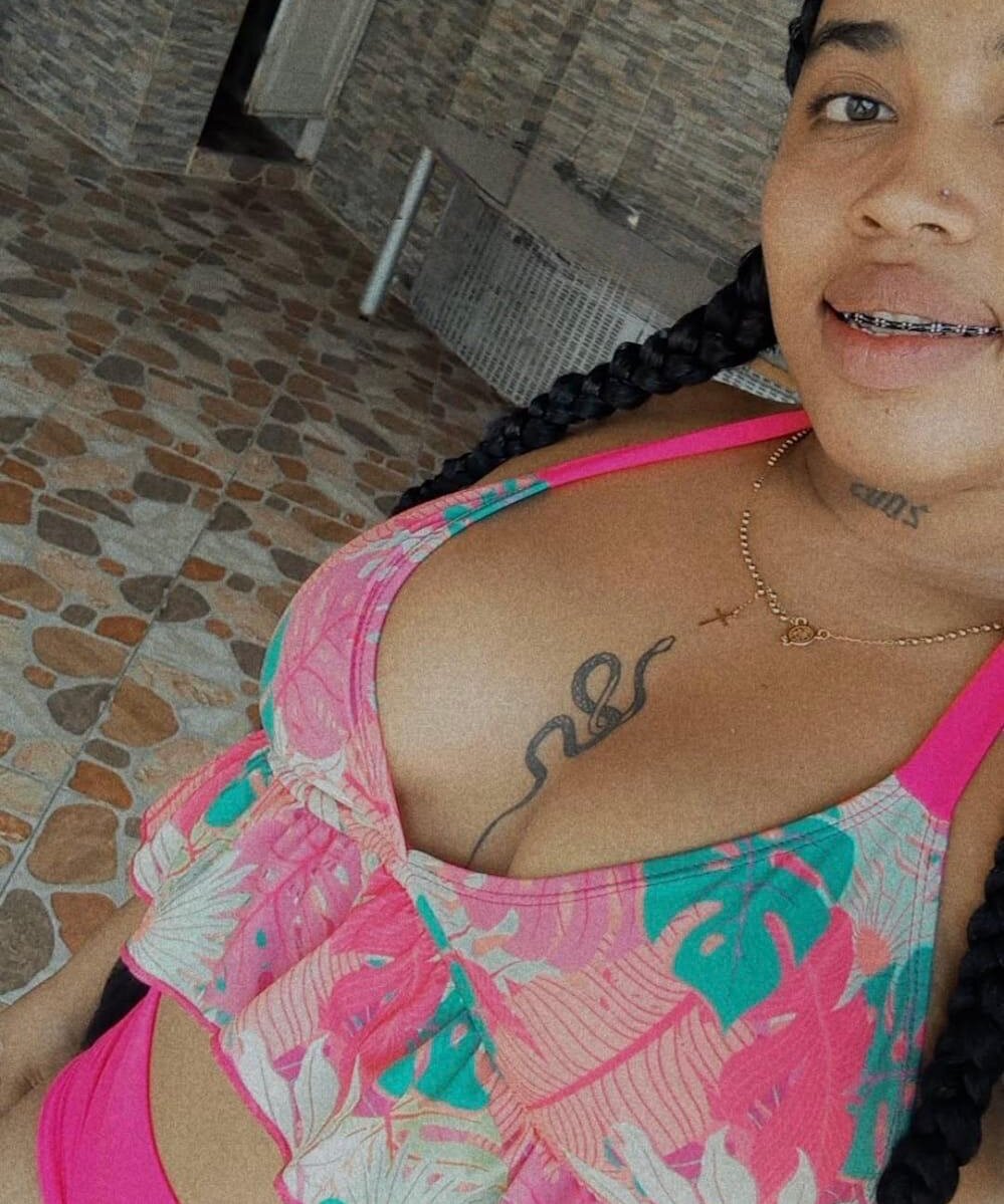 Cam girl AichaBrown