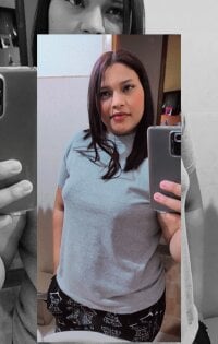 Morena-24's webcam live show