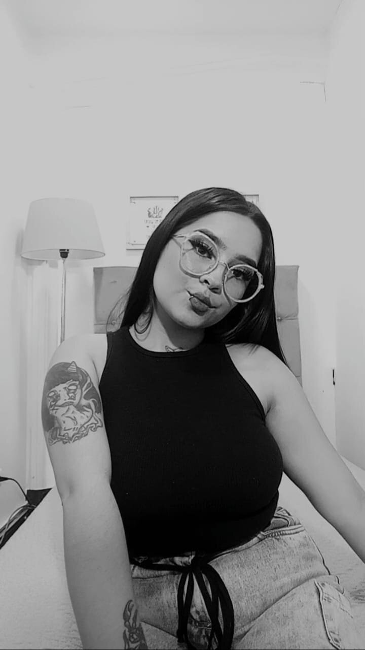Annie_pettite